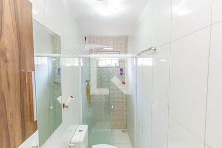 Casa para alugar com 55m², 2 quartos e 3 vagas Casa para alugar com 55m², 2 quartos e 3 vagasBanheiro da Suíte