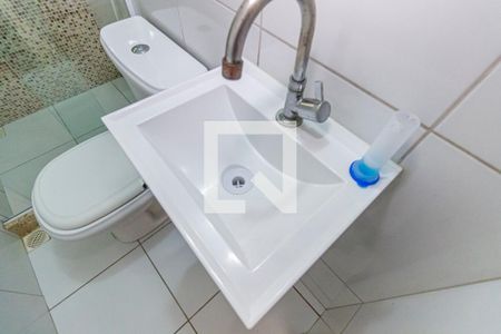 Casa para alugar com 55m², 2 quartos e 3 vagas Casa para alugar com 55m², 2 quartos e 3 vagasBanheiro