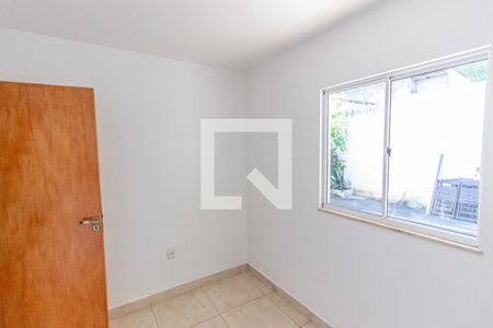 Quarto de casa para alugar com 2 quartos, 55m² em Irajá, Rio de Janeiro