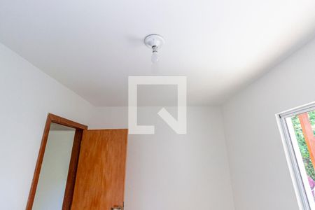 Quarto de casa para alugar com 2 quartos, 55m² em Irajá, Rio de Janeiro