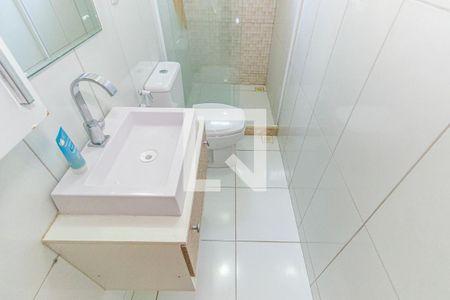 Casa para alugar com 55m², 2 quartos e 3 vagas Casa para alugar com 55m², 2 quartos e 3 vagasBanheiro da Suíte
