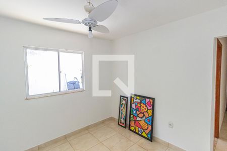 Sala de casa para alugar com 2 quartos, 55m² em Irajá, Rio de Janeiro