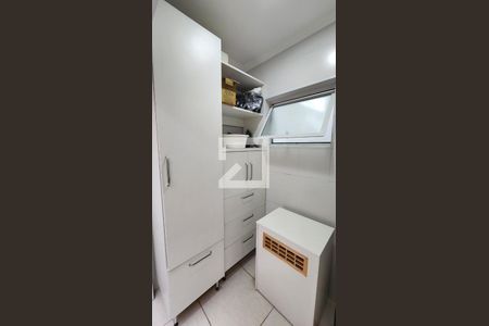 Detalhe da area de serviço de casa para alugar com 3 quartos, 120m² em Vila Sao Jorge, Santos
