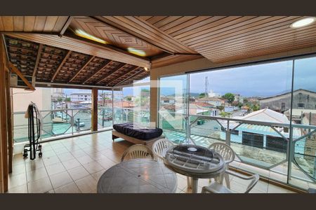 Casa para alugar com 120m², 3 quartos e 2 vagas Casa para alugar com 120m², 3 quartos e 2 vagasTerraço