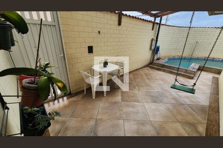 Casa para alugar com 120m², 3 quartos e 2 vagas Casa para alugar com 120m², 3 quartos e 2 vagasQuintal