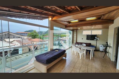 Casa para alugar com 120m², 3 quartos e 2 vagas Casa para alugar com 120m², 3 quartos e 2 vagasTerraço