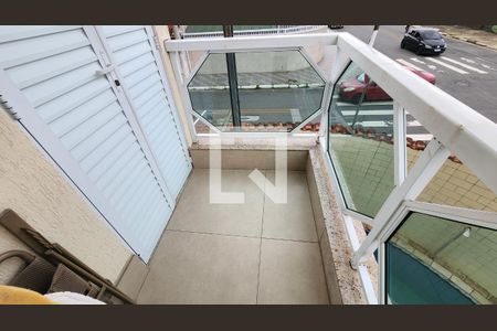 Casa para alugar com 120m², 3 quartos e 2 vagas Casa para alugar com 120m², 3 quartos e 2 vagasVaranda