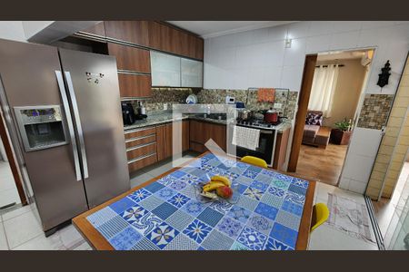 Casa para alugar com 120m², 3 quartos e 2 vagas Casa para alugar com 120m², 3 quartos e 2 vagasCozinha