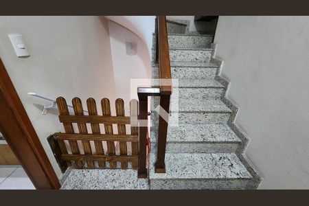 Escada de casa para alugar com 3 quartos, 120m² em Vila Sao Jorge, Santos