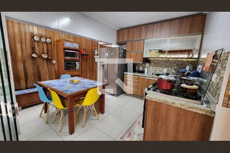 Casa para alugar com 120m², 3 quartos e 2 vagas Casa para alugar com 120m², 3 quartos e 2 vagasCozinha