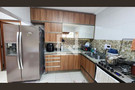 Casa para alugar com 120m², 3 quartos e 2 vagas Casa para alugar com 120m², 3 quartos e 2 vagasCozinha