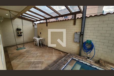 Quintal de casa para alugar com 3 quartos, 120m² em Vila Sao Jorge, Santos