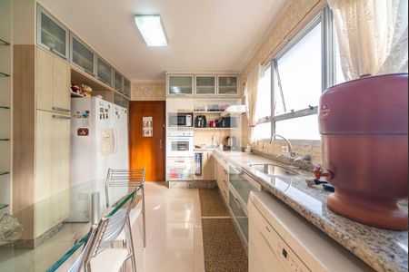 Apartamento à venda com 160m², 4 quartos e 2 vagasCozinha