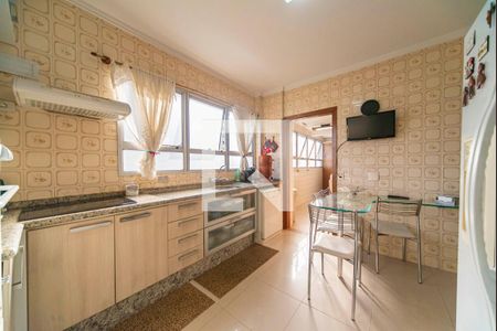 Apartamento à venda com 160m², 4 quartos e 2 vagasCozinha