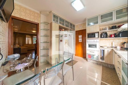 Apartamento à venda com 160m², 4 quartos e 2 vagasCozinha