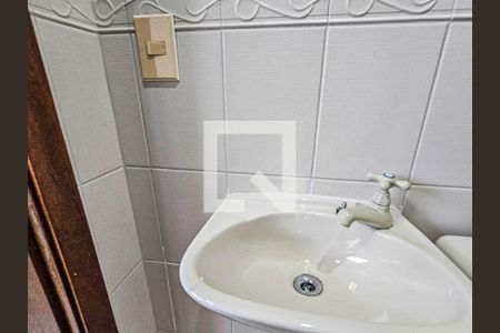 Apartamento para alugar com 180m², 3 quartos e 3 vagas Apartamento para alugar com 180m², 3 quartos e 3 vagasBanheiro de serviço