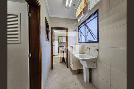 Apartamento para alugar com 180m², 3 quartos e 3 vagas Apartamento para alugar com 180m², 3 quartos e 3 vagasÁrea de Serviço