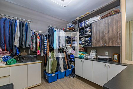 Apartamento para alugar com 250m², 3 quartos e 2 vagas Apartamento para alugar com 250m², 3 quartos e 2 vagasCloset da suíte 1
