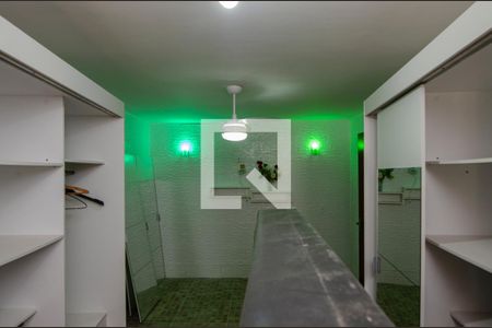 Quarto de casa de condomínio à venda com 5 quartos, 600m² em Recreio dos Bandeirantes, Rio de Janeiro