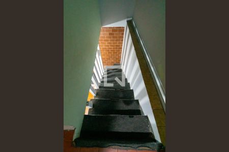 Casa à venda com 220m², 4 quartos e 2 vagasCasa 2 - Escada