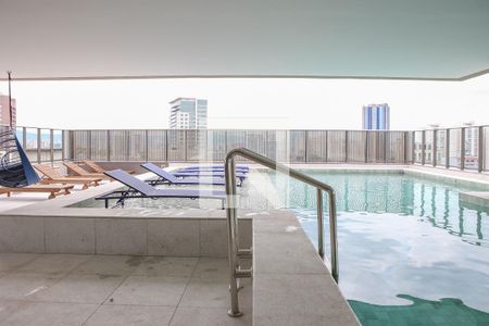Studio para alugar com 40m², 1 quarto e sem vaga Studio para alugar com 40m², 1 quarto e sem vagaÁrea comum - Piscina