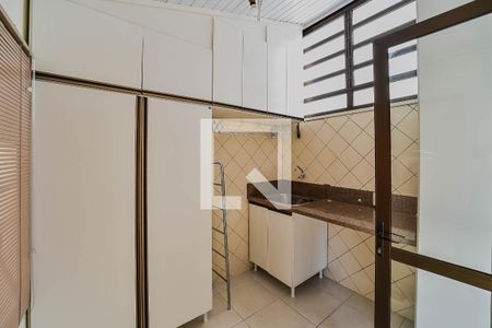 Apartamento à venda com 166m², 3 quartos e 1 vagaÁrea de Serviço