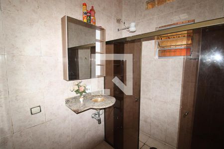 Casa à venda com 200m², 2 quartos e 1 vagaBanheiro 2