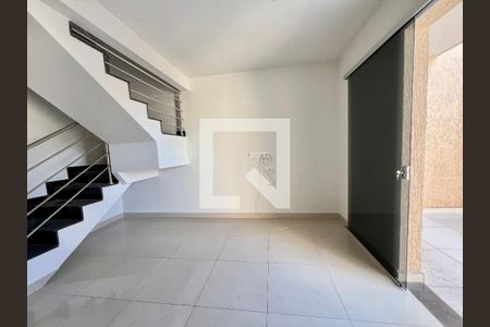 Sala de casa à venda com 3 quartos, 125m² em Europa, Contagem