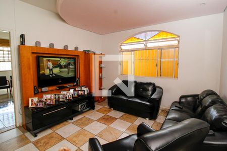 Sala de casa à venda com 3 quartos, 238m² em Renascença, Belo Horizonte