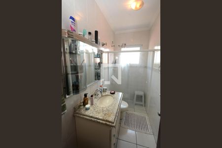 Casa à venda com 141m², 3 quartos e 2 vagasBanheiro da Suíte