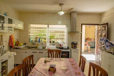 Casa à venda com 252m², 3 quartos e 5 vagasCozinha 