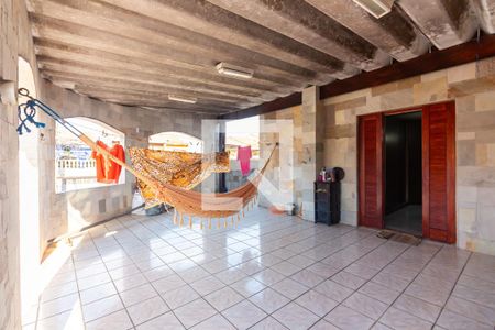 Casa à venda com 320m², 4 quartos e 3 vagas Casa à venda com 320m², 4 quartos e 3 vagasCobertura