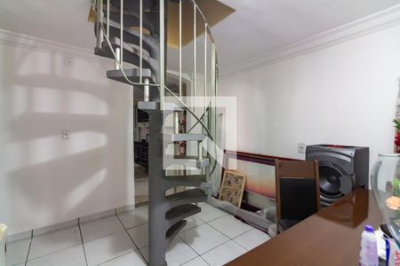 Sala de casa para alugar com 4 quartos, 320m² em Metalúrgicos, Osasco
