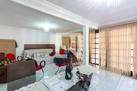 Sala de casa para alugar com 4 quartos, 320m² em Metalúrgicos, Osasco