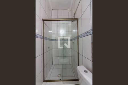 Casa à venda com 320m², 4 quartos e 3 vagas Casa à venda com 320m², 4 quartos e 3 vagasBanheiro 1