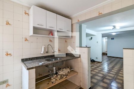 Casa de condomínio para alugar com 169m², 3 quartos e 2 vagas Casa de condomínio para alugar com 169m², 3 quartos e 2 vagasCozinha da casa 2