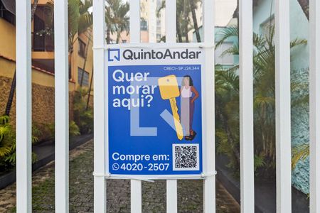 Casa de condomínio para alugar com 169m², 3 quartos e 2 vagas Casa de condomínio para alugar com 169m², 3 quartos e 2 vagasFachada