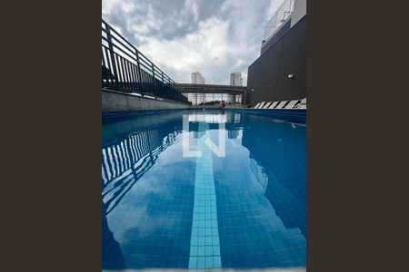 Apartamento à venda com 28m², 1 quarto e sem vaga Apartamento à venda com 28m², 1 quarto e sem vagaÁrea comum - Piscina