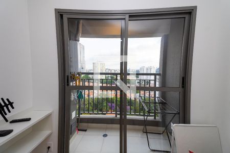 Sala / Cozinha de apartamento para alugar com 1 quarto, 28m² em Vila Independência, São Paulo