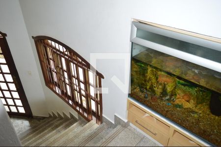 Casa à venda com 550m², 4 quartos e 4 vagasEscada