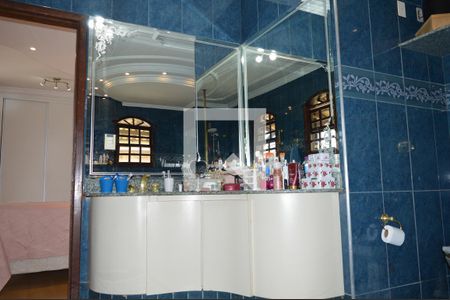 Casa à venda com 550m², 4 quartos e 4 vagasBanheiro da suite