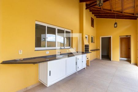 Casa de condomínio à venda com 330m², 3 quartos e 6 vagasChurrasqueira