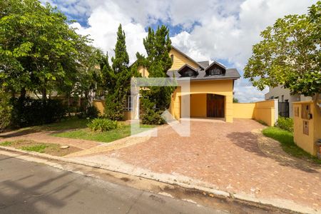 Casa de condomínio à venda com 330m², 3 quartos e 6 vagasFachada
