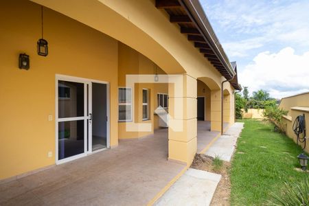Casa de condomínio à venda com 330m², 3 quartos e 6 vagasQuintal