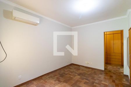 Casa de condomínio à venda com 330m², 3 quartos e 6 vagasQuarto da suíte 1