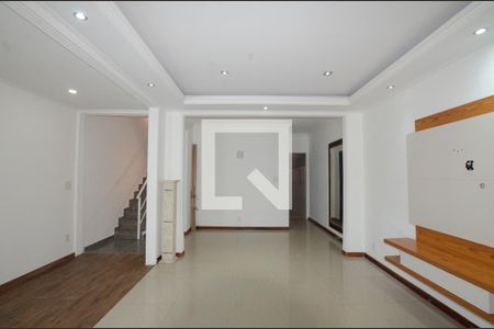 Sala de casa para alugar com 3 quartos, 300m² em Vila Valqueire, Rio de Janeiro