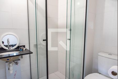 Banheiro de kitnet/studio para alugar com 1 quarto, 29m² em Vila Dom Pedro I, São Paulo