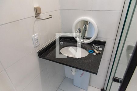 Banheiro de kitnet/studio para alugar com 1 quarto, 29m² em Vila Dom Pedro I, São Paulo