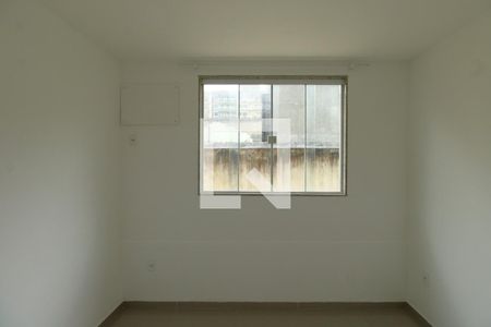 Quarto 1 de casa para alugar com 2 quartos, 45m² em Vila Valqueire, Rio de Janeiro