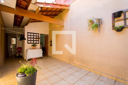 Casa à venda com 180m², 2 quartos e 3 vagasQuintal